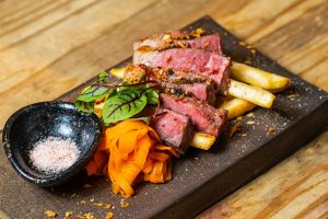 ホリデー食堂の広島牛ステーキ＆フリッツ画像